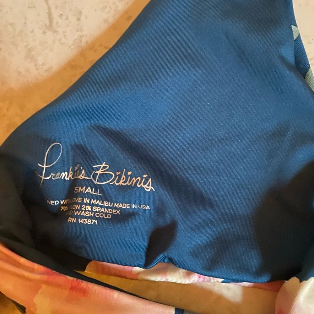 Frankie’s bikini Floral print. Top and bottom. Size Small for both